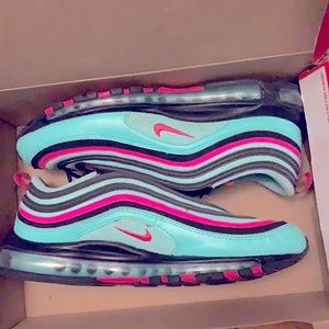 Shoes 345 on stockx, wore once